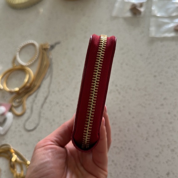 Louis Vuitton Vernis Patent Leather Monogram Zip Around Red Wallet - Picture 7 of 7